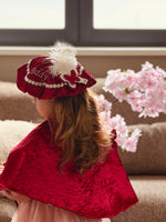 Luxe Rode cape met pietenmuts en vlinders 